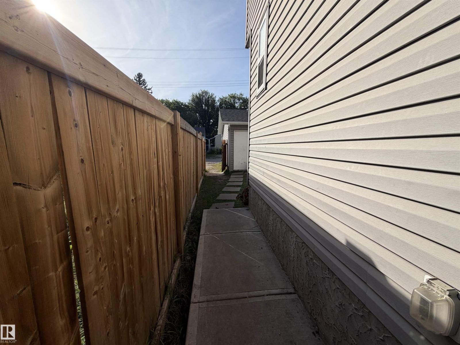 11442 82 ST NW