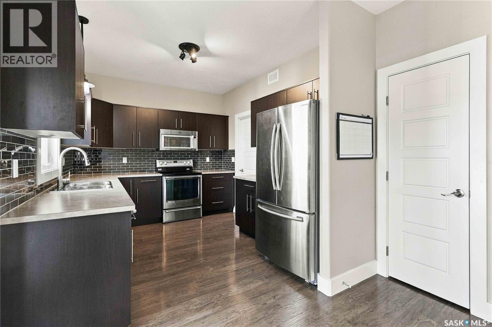 218 Martens Lane, Warman, Saskatchewan  S0K 4S3 - Photo 11 - SK049313