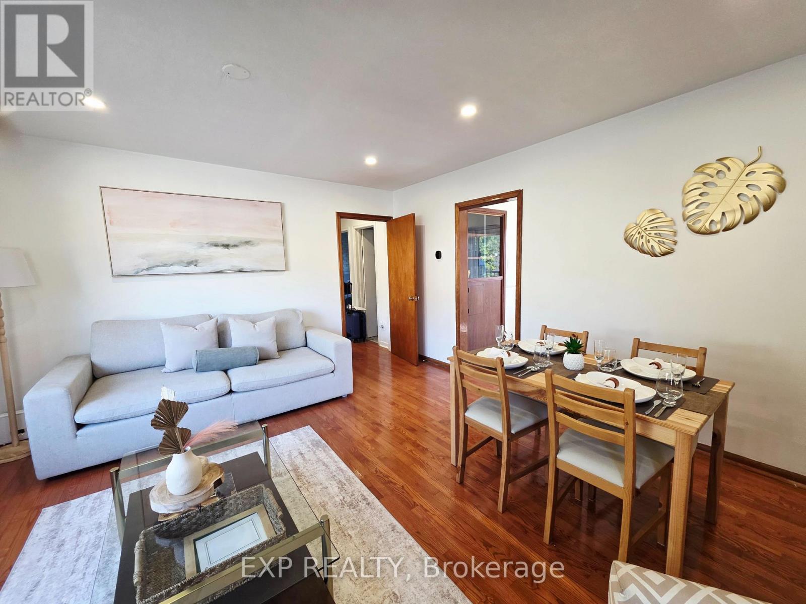 166 John Street W, Bradford West Gwillimbury, Ontario  L3Z 2A7 - Photo 3 - N13705034