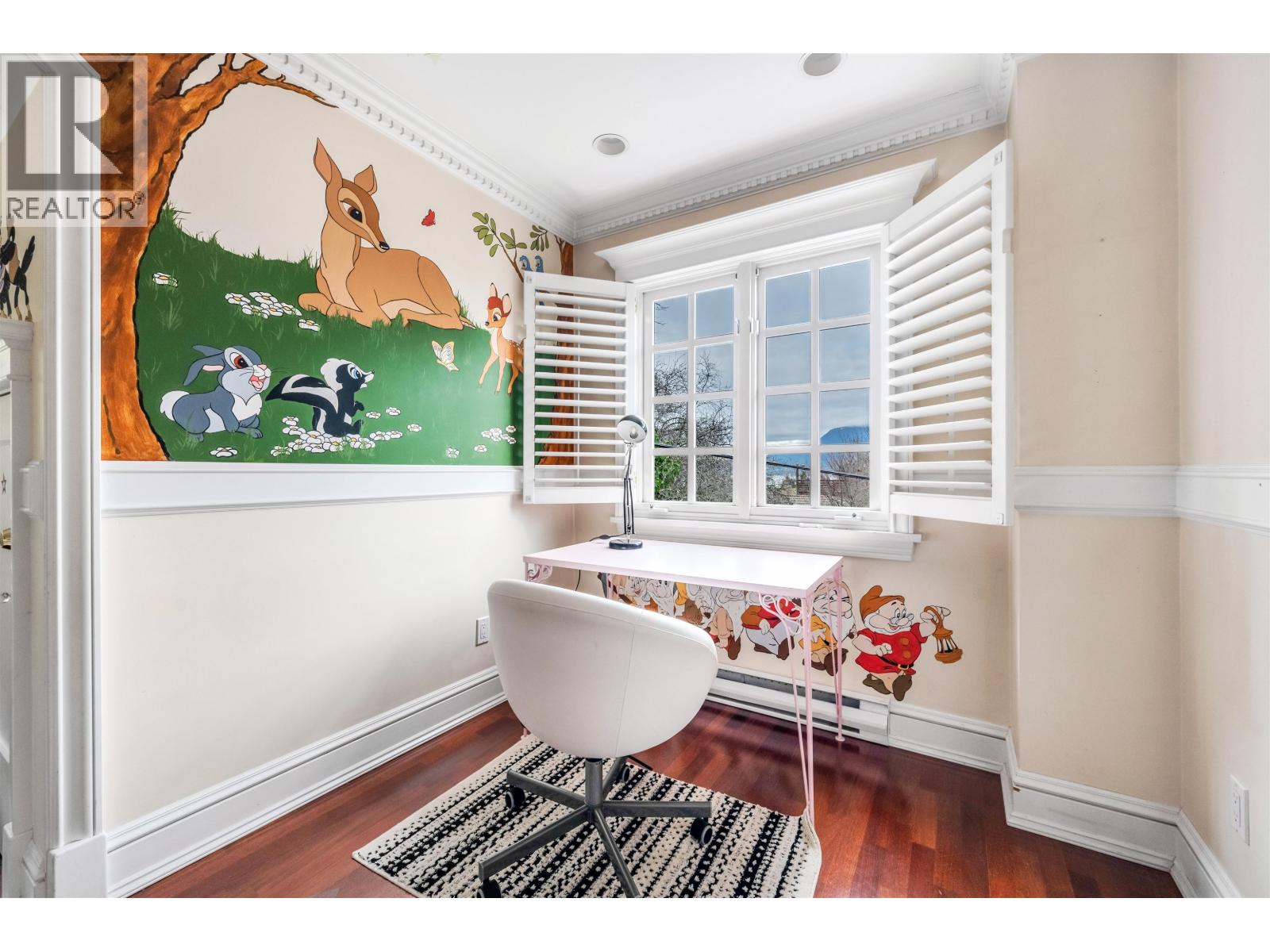 4396 LOCARNO CRESCENT photo 11