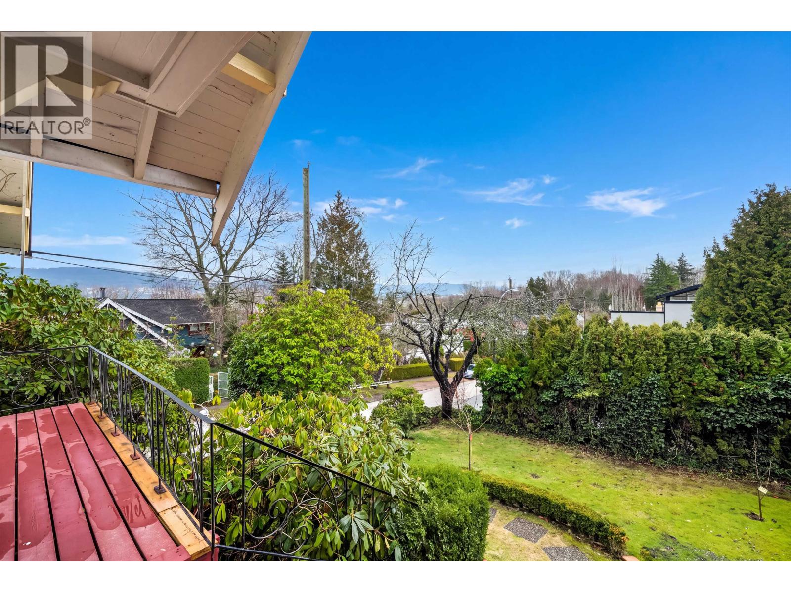 4396 LOCARNO CRESCENT photo 17