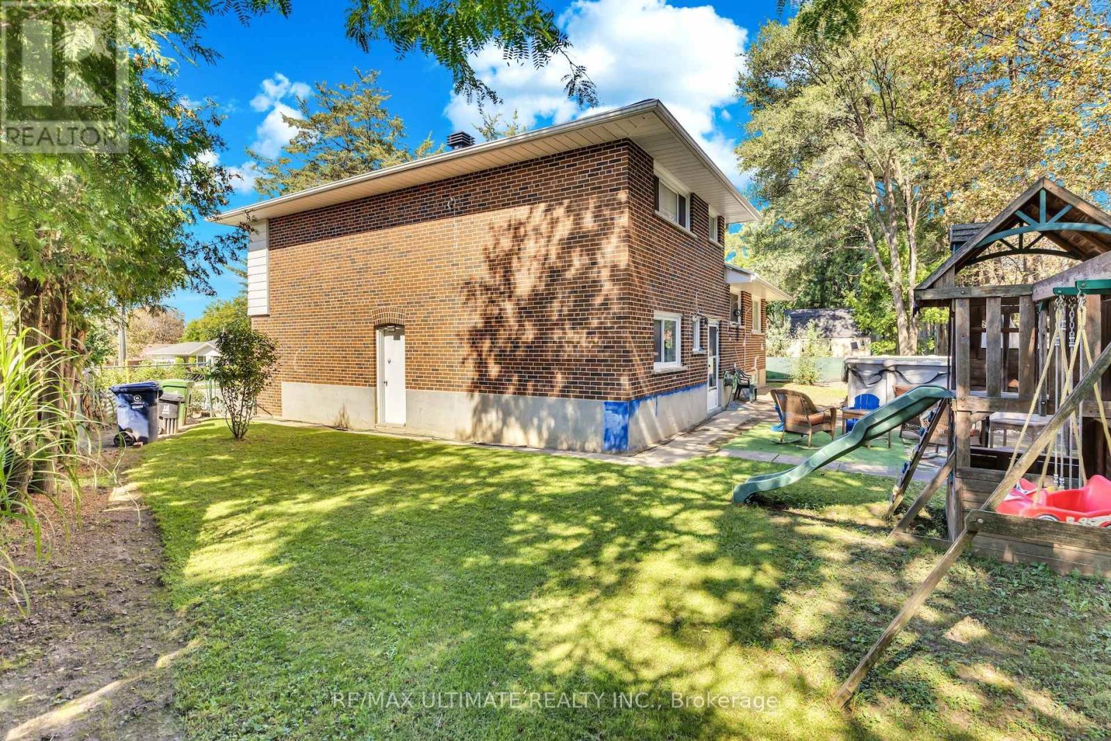 12 Petal Court, Toronto, Ontario  M4A 1V8 - Photo 41 - C13821676
