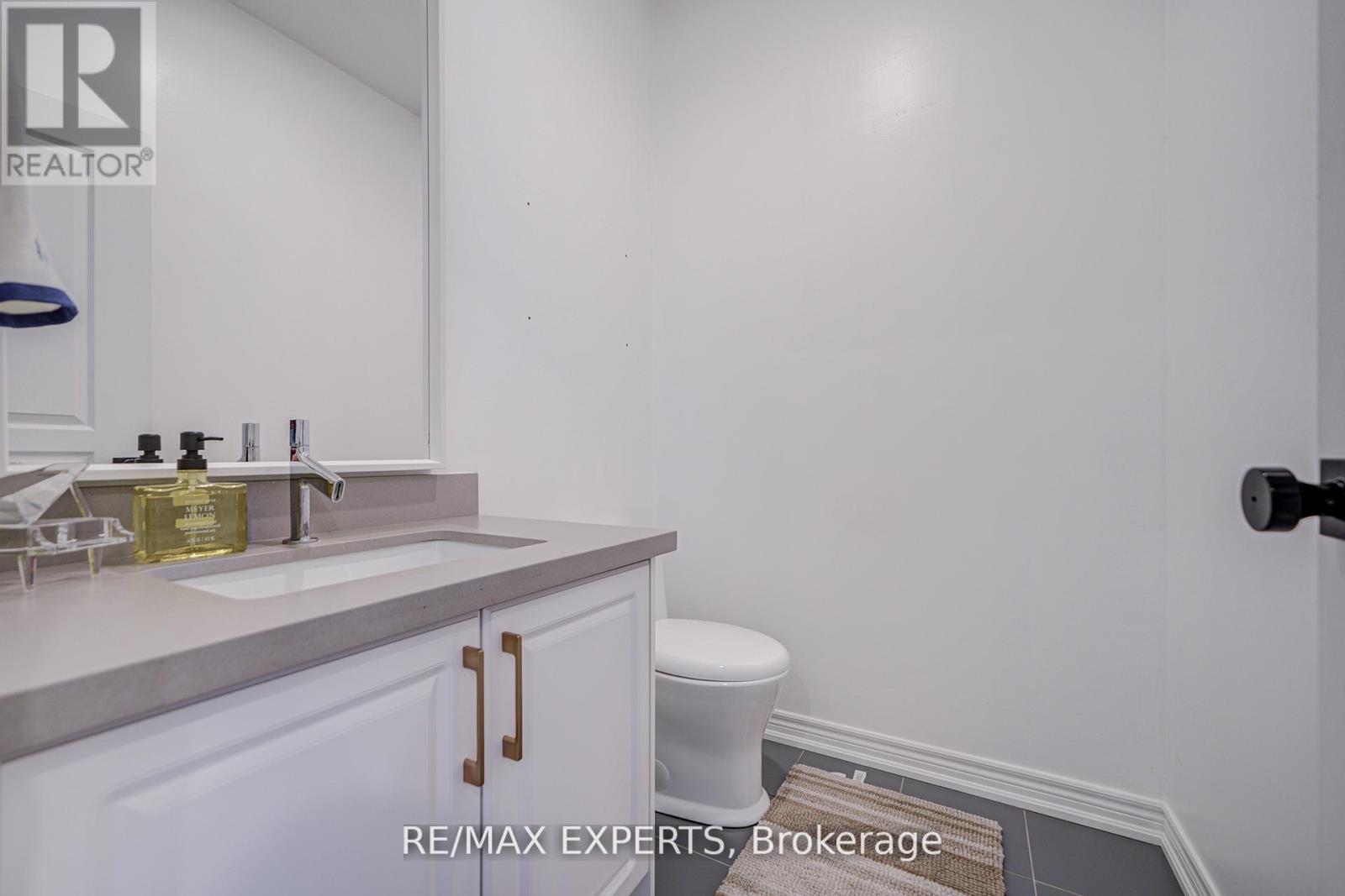 32 Walter Proctor Road, East Gwillimbury, Ontario  L9N 0P1 - Photo 10 - N13821660