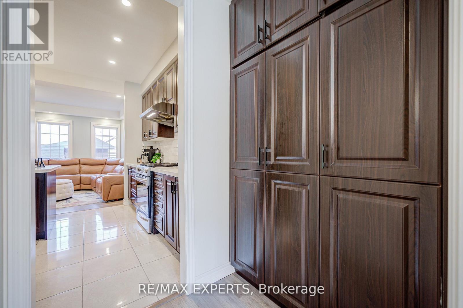 32 Walter Proctor Road, East Gwillimbury, Ontario  L9N 0P1 - Photo 17 - N13821660