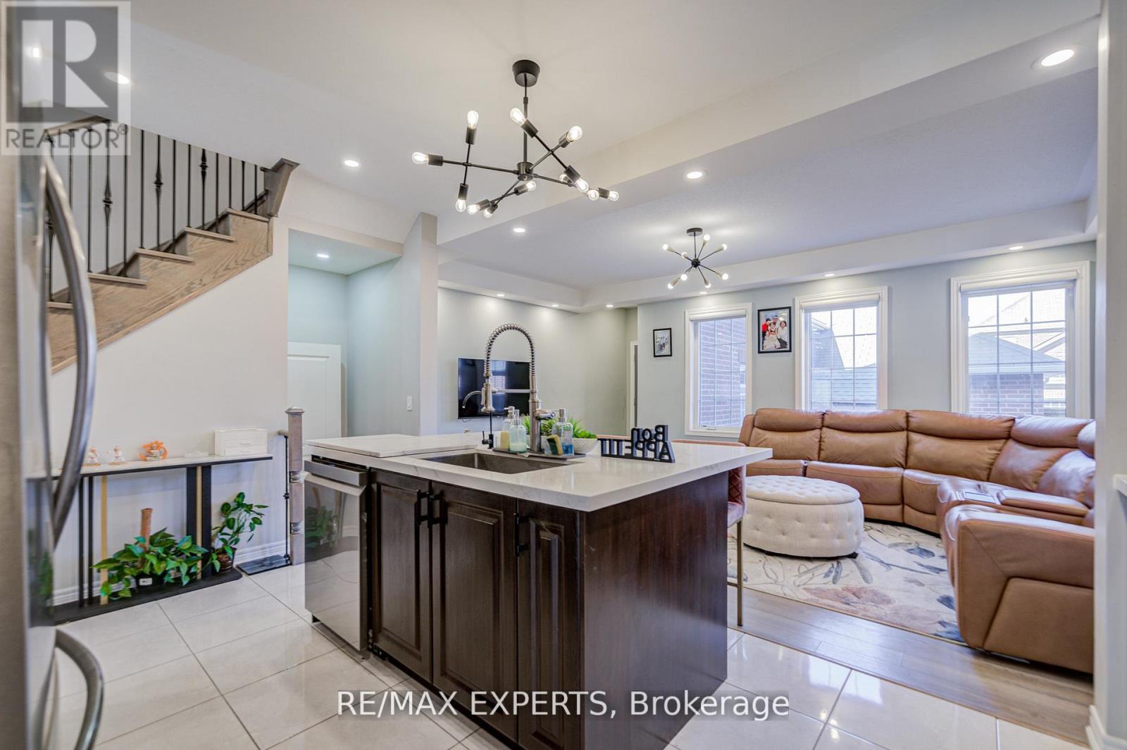 32 Walter Proctor Road, East Gwillimbury, Ontario  L9N 0P1 - Photo 18 - N13821660