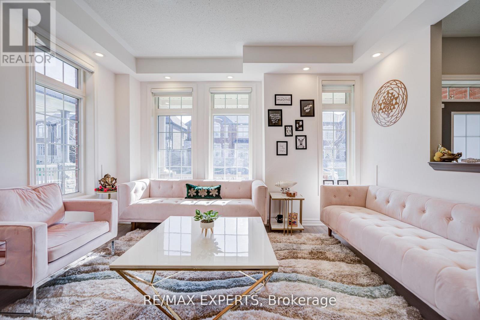 32 Walter Proctor Road, East Gwillimbury, Ontario  L9N 0P1 - Photo 6 - N13821660