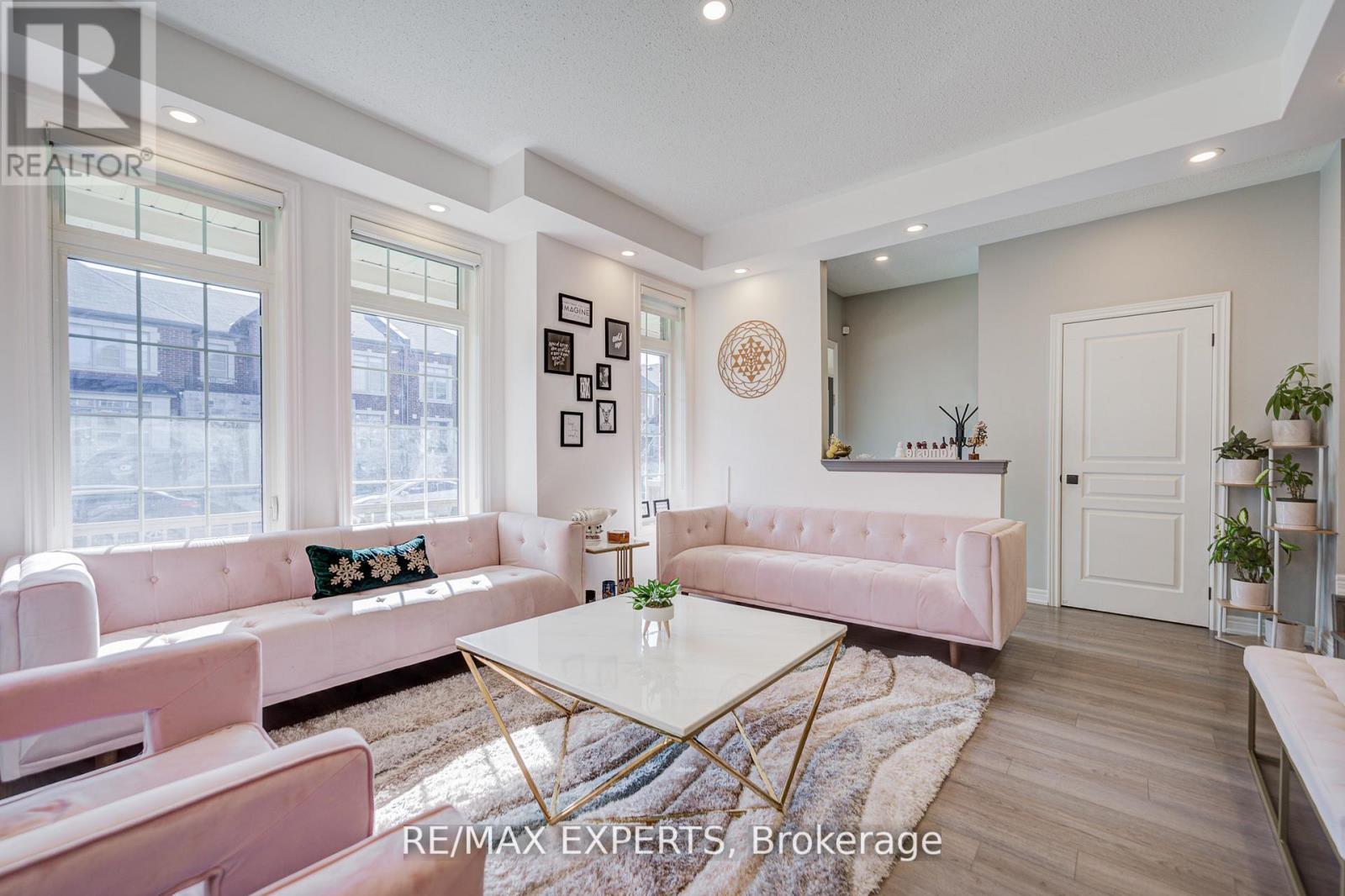 32 Walter Proctor Road, East Gwillimbury, Ontario  L9N 0P1 - Photo 7 - N13821660