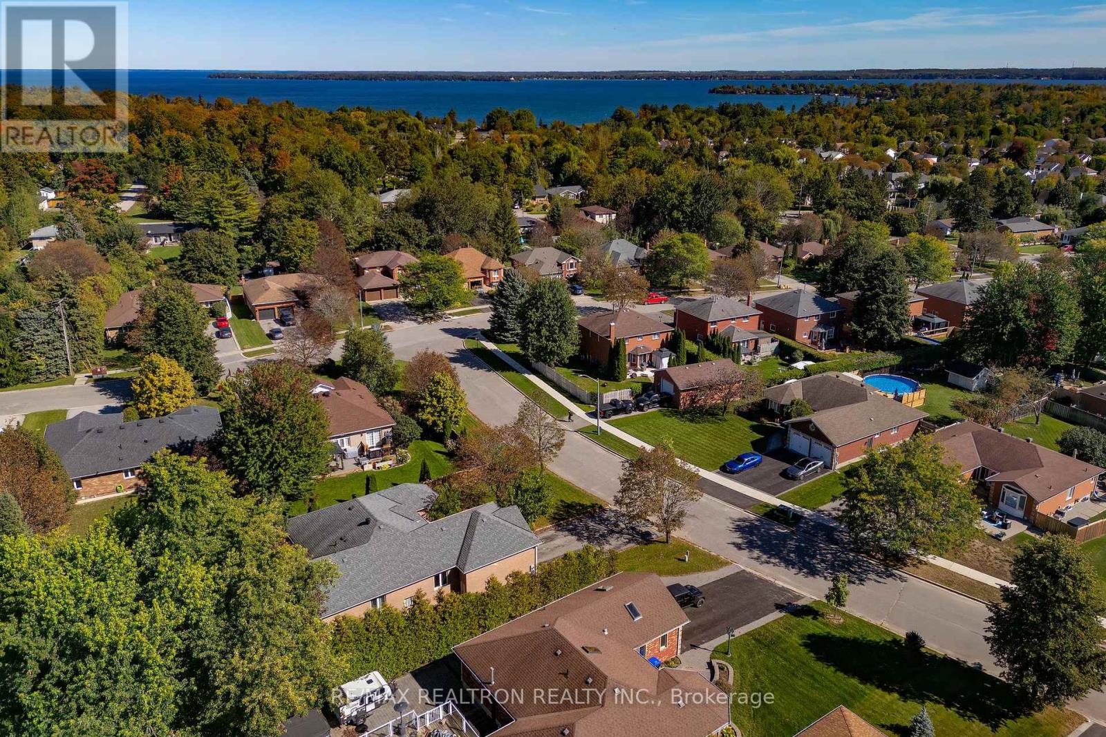 2010 Lea Street, Innisfil, Ontario  L9S 1T3 - Photo 3 - N13821670
