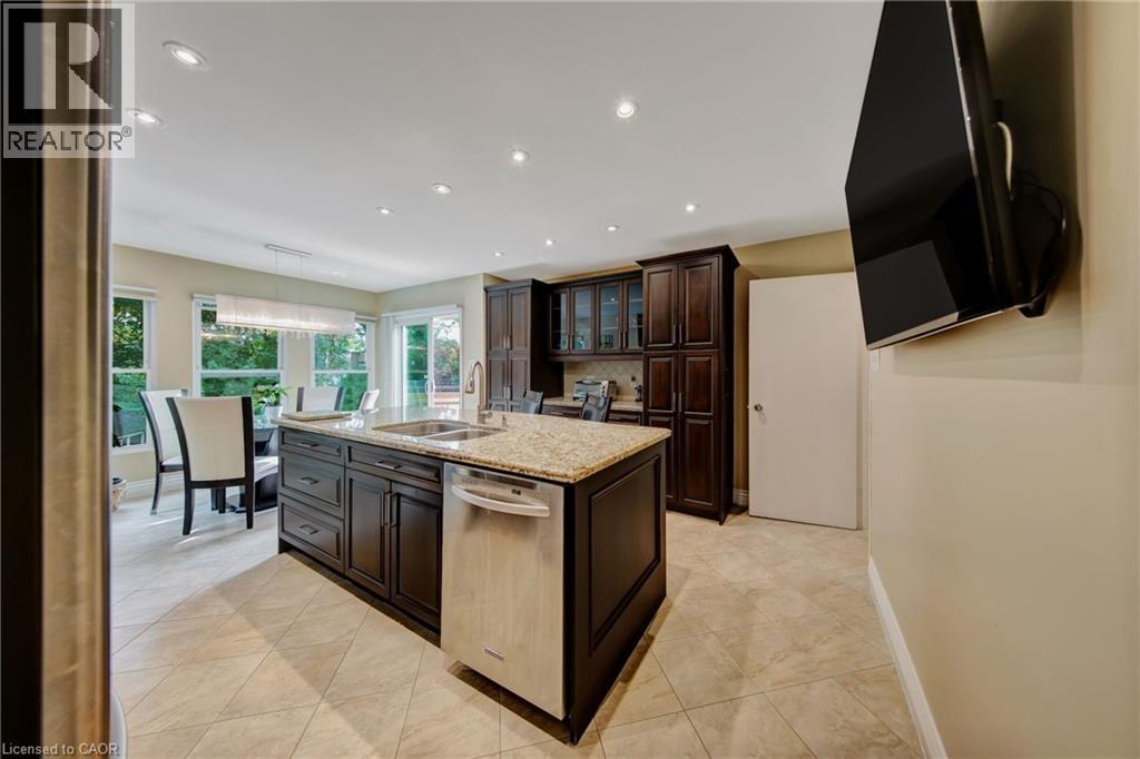 2284 Mansfield Drive, Burlington, Ontario  L7P 3J4 - Photo 13 - 40866037