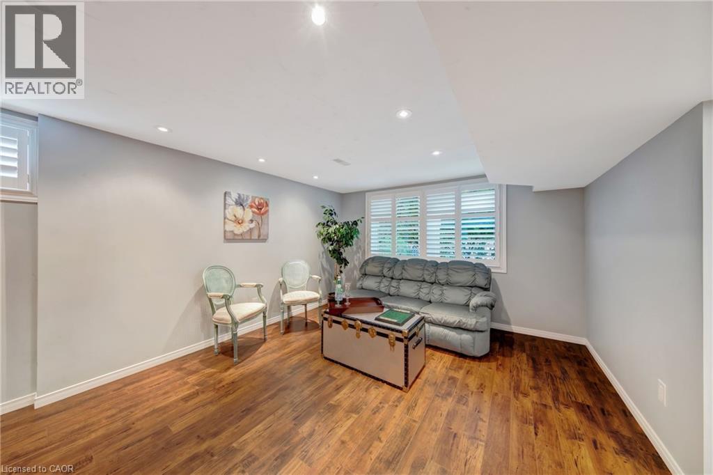 2284 Mansfield Drive, Burlington, Ontario  L7P 3J4 - Photo 37 - 40866037