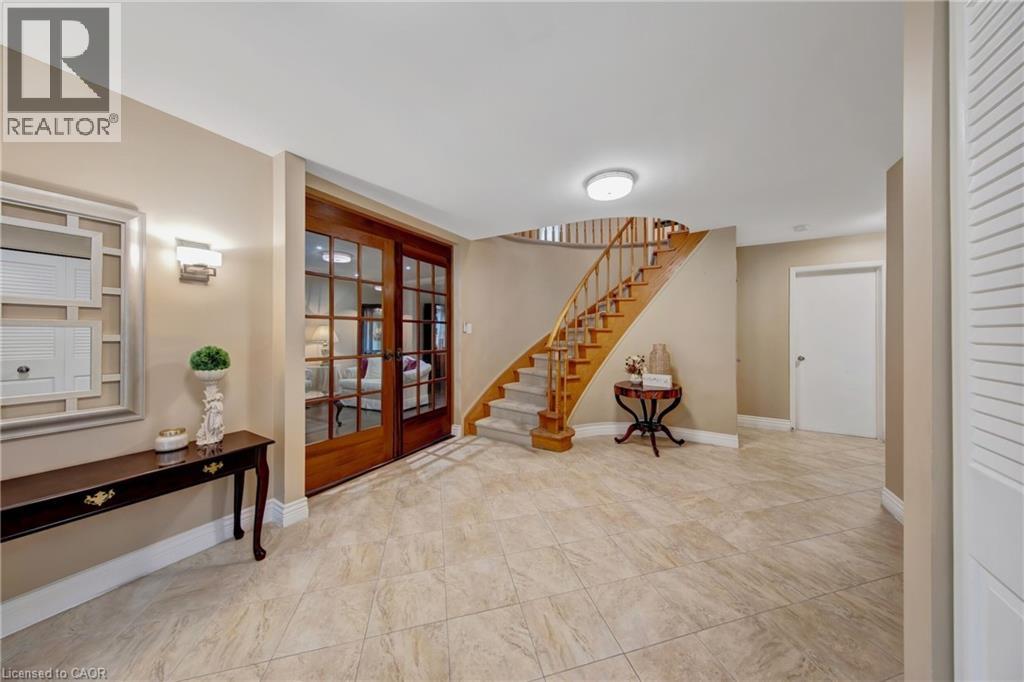 2284 Mansfield Drive, Burlington, Ontario  L7P 3J4 - Photo 7 - 40866037