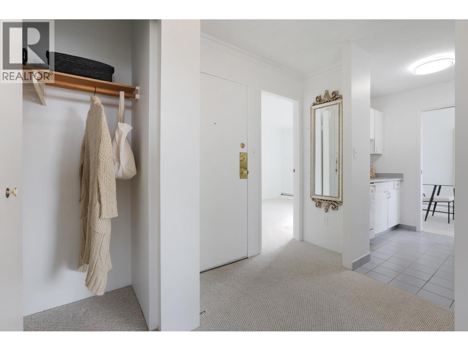 1102 1127 BARCLAY STREET photo 16