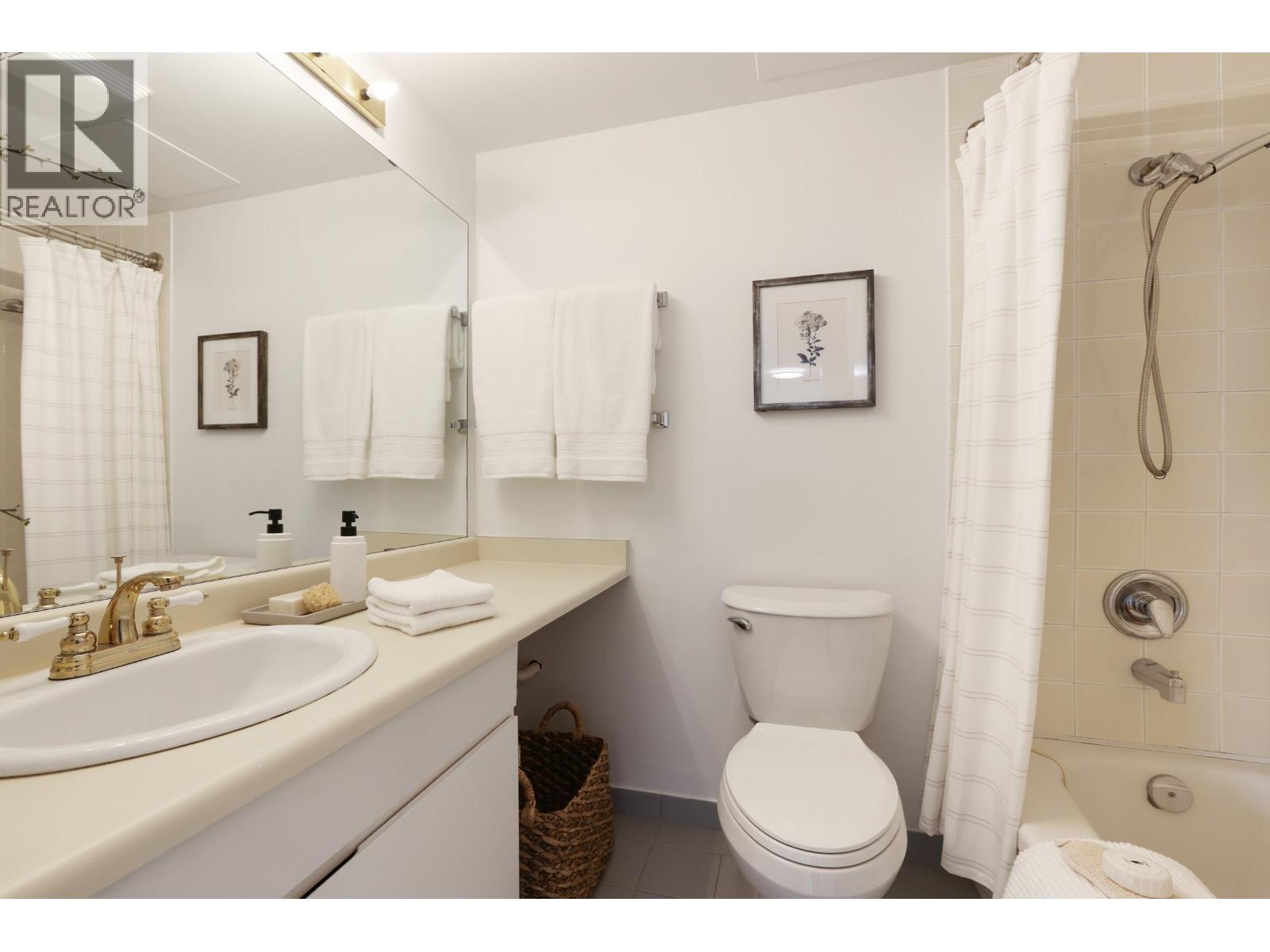1102 1127 BARCLAY STREET photo 15