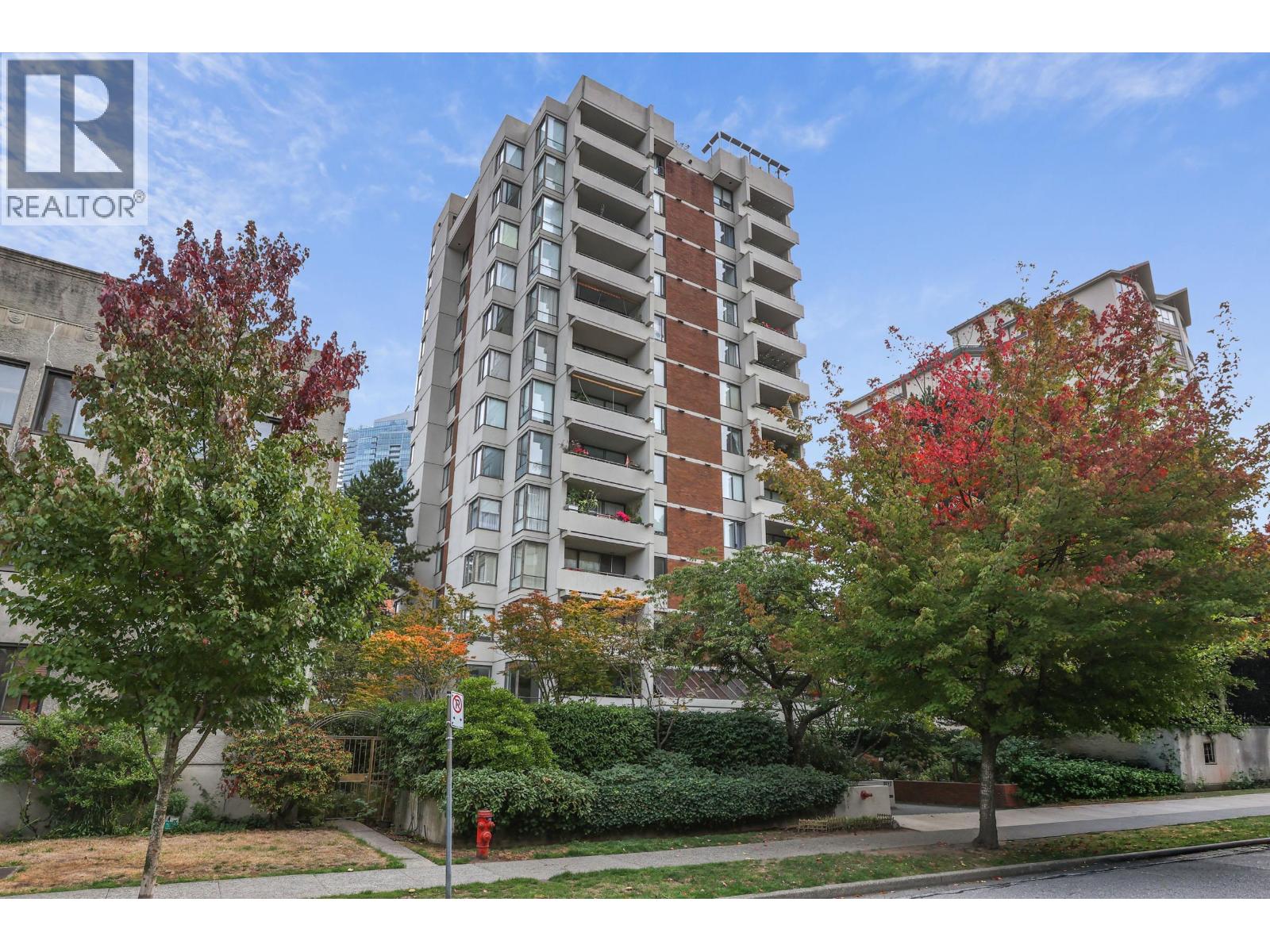 1102 1127 BARCLAY STREET photo 1