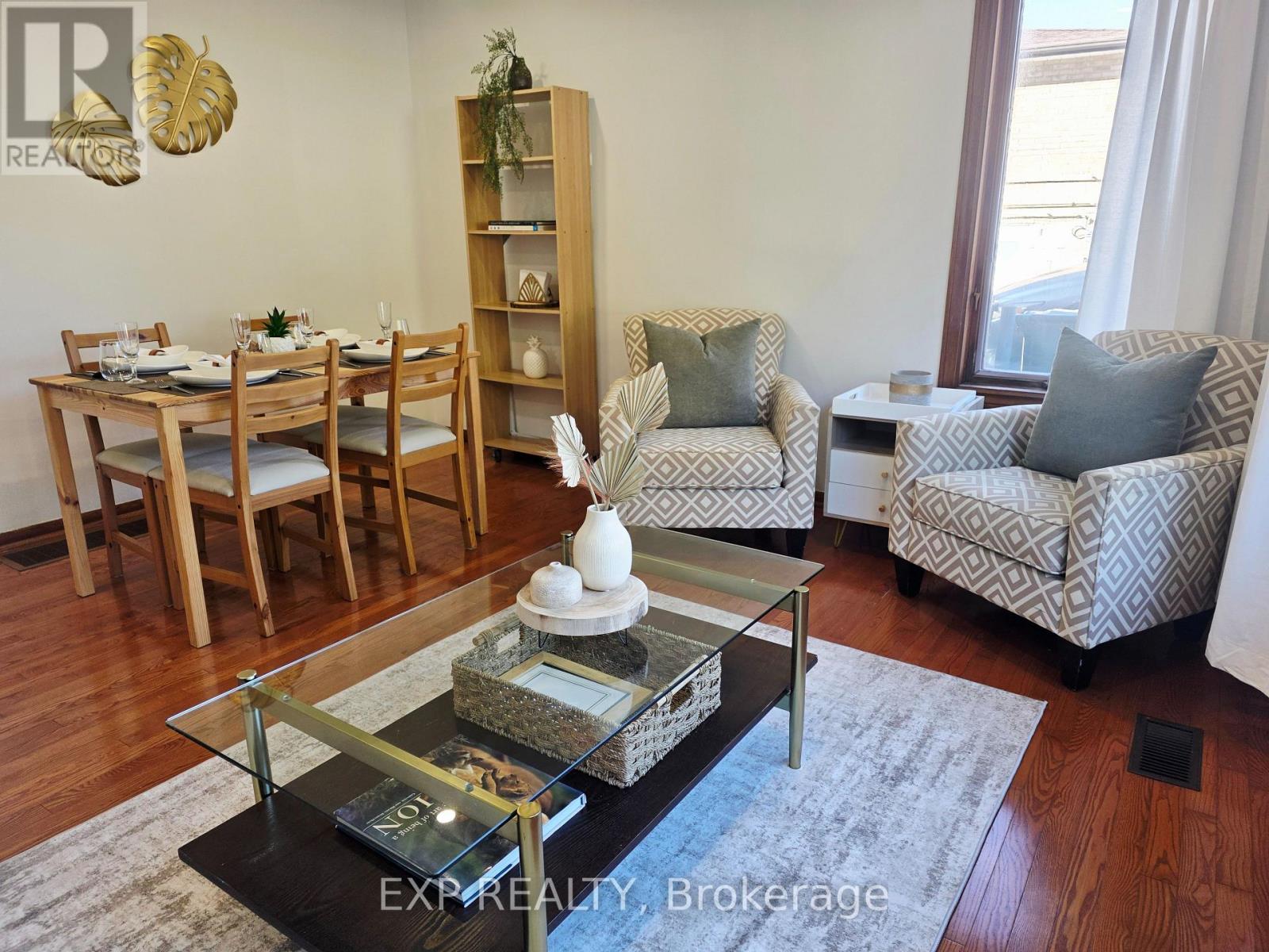 166 John Street W, Bradford West Gwillimbury, Ontario  L3Z 2A7 - Photo 3 - N13705034