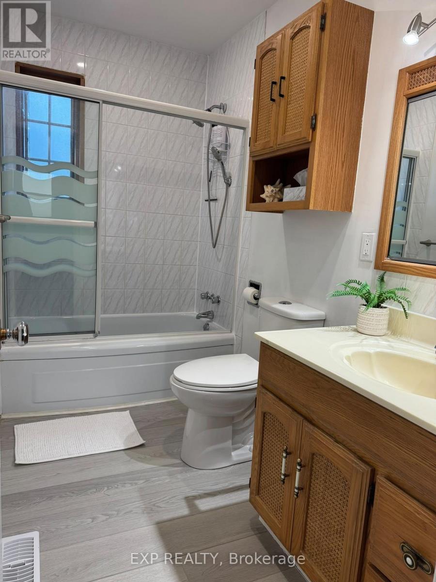 166 John Street W, Bradford West Gwillimbury, Ontario  L3Z 2A7 - Photo 9 - N13705034