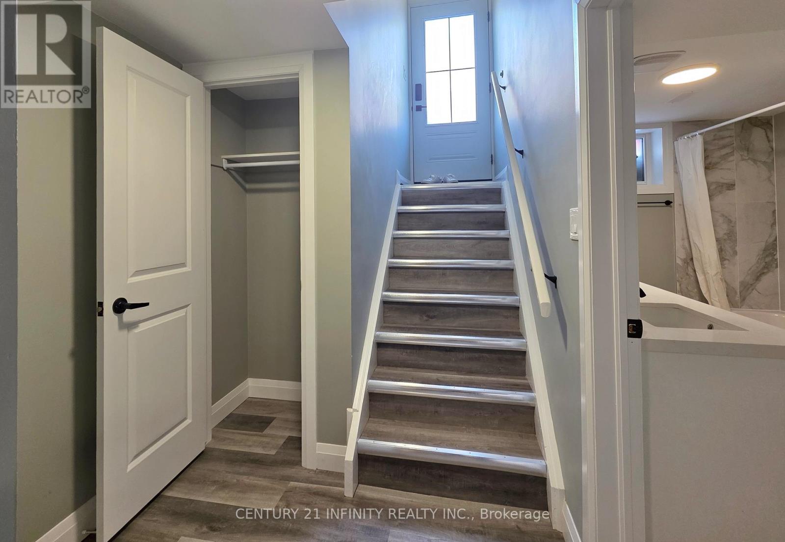 2 - 109 Purdy Crescent, Hamilton, Ontario  L9A 3B5 - Photo 4 - X13821736