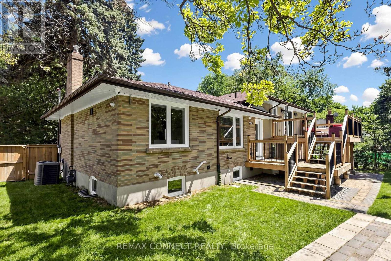 10 Catalina Drive, Toronto, Ontario  M1M 1K6 - Photo 40 - E13821716