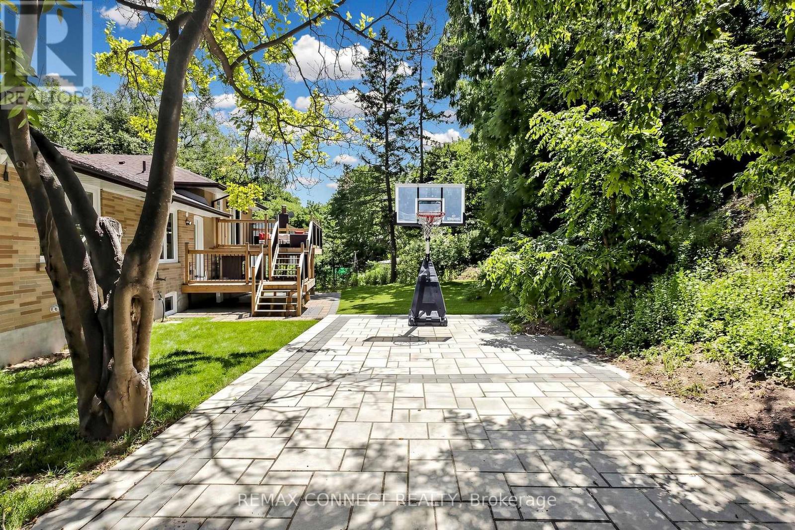 10 Catalina Drive, Toronto, Ontario  M1M 1K6 - Photo 43 - E13821716