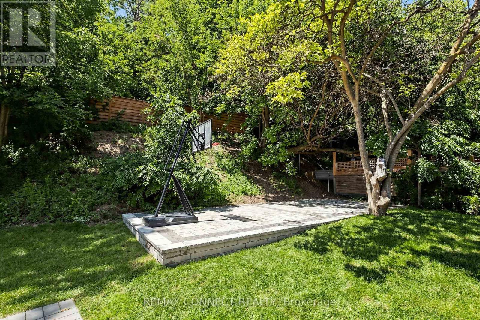 10 Catalina Drive, Toronto, Ontario  M1M 1K6 - Photo 44 - E13821716