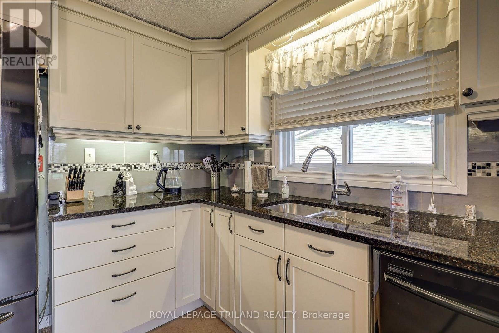 58 Vanbuskirk Drive, St. Thomas, Ontario  N5R 4Z2 - Photo 20 - X13820430