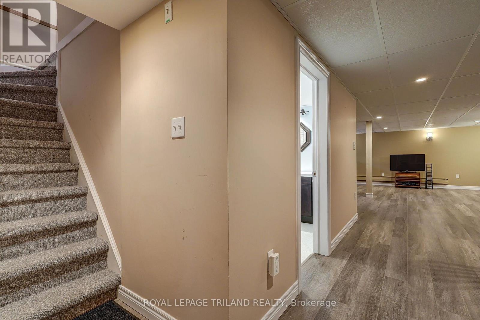 58 Vanbuskirk Drive, St. Thomas, Ontario  N5R 4Z2 - Photo 32 - X13820430