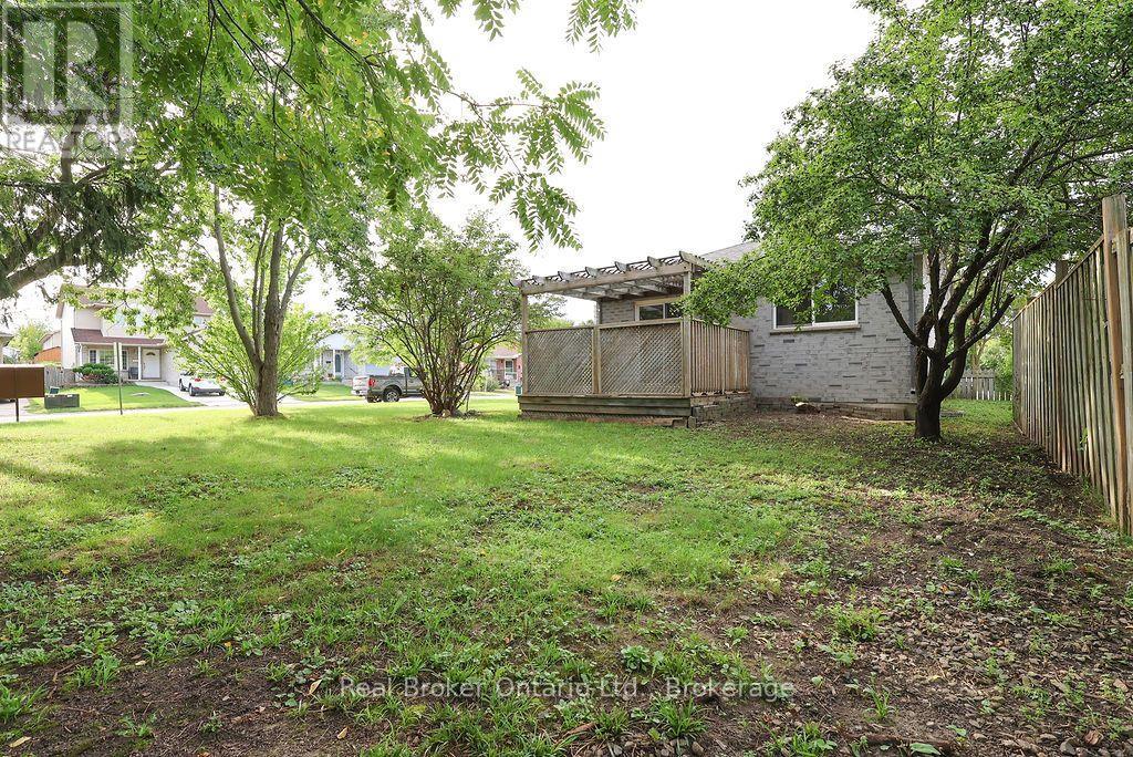 342 Fleming Drive, London East, Ontario  N5V 4Y6 - Photo 4 - X13821728