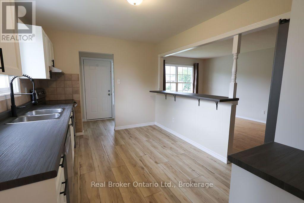 342 Fleming Drive, London East, Ontario  N5V 4Y6 - Photo 6 - X13821728