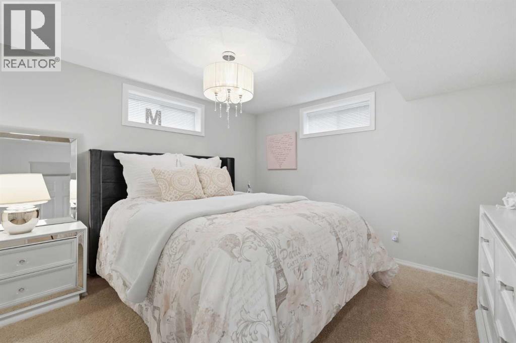 59 Ferncliff Crescent SE photo 32