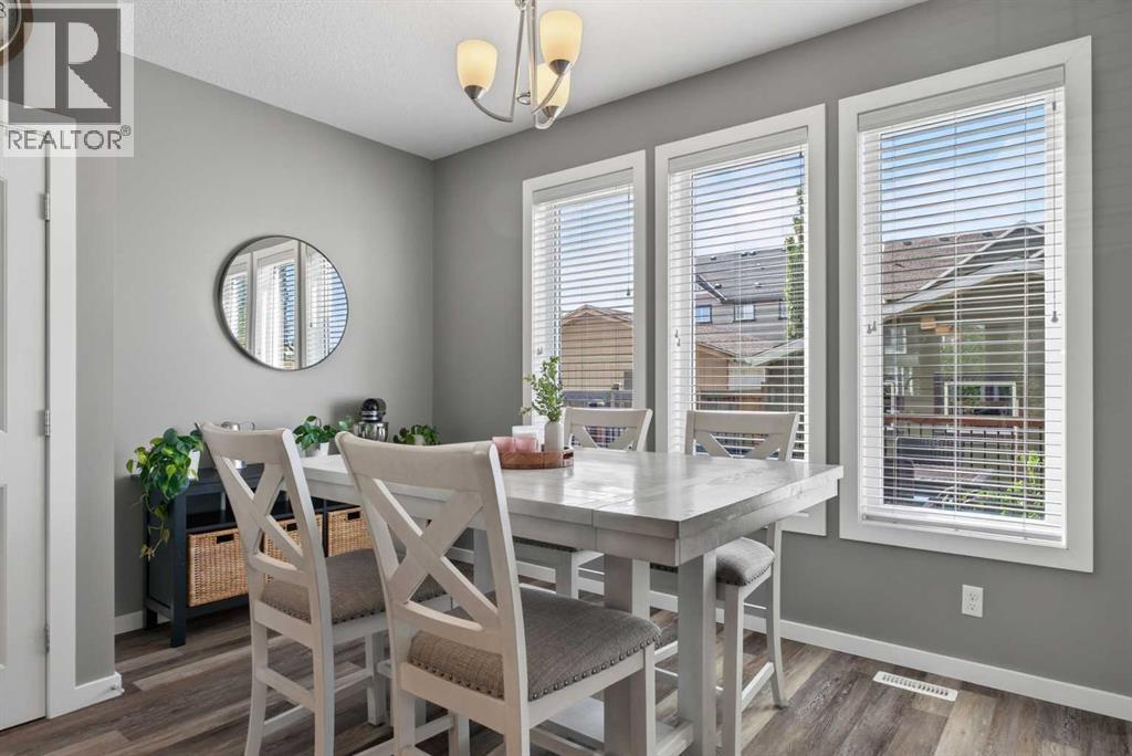 287 Mahogany Heights SE photo 9