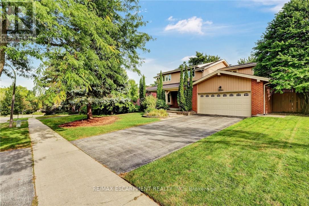 2284 MANSFIELD DRIVE, Burlington, Ontario