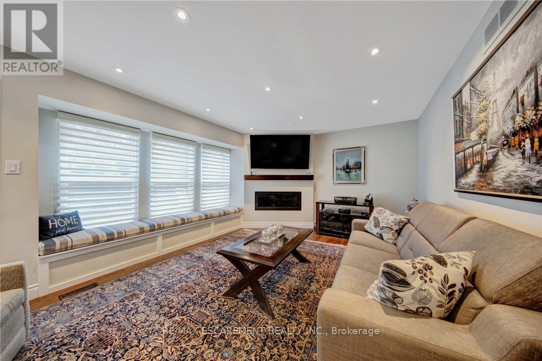 2284 Mansfield Drive, Burlington, Ontario  L7P 3J4 - Photo 22 - W13821710