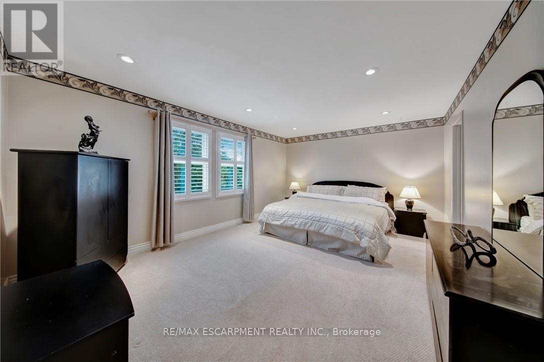 2284 Mansfield Drive, Burlington, Ontario  L7P 3J4 - Photo 26 - W13821710