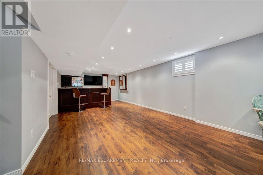 2284 Mansfield Drive, Burlington, Ontario  L7P 3J4 - Photo 33 - W13821710