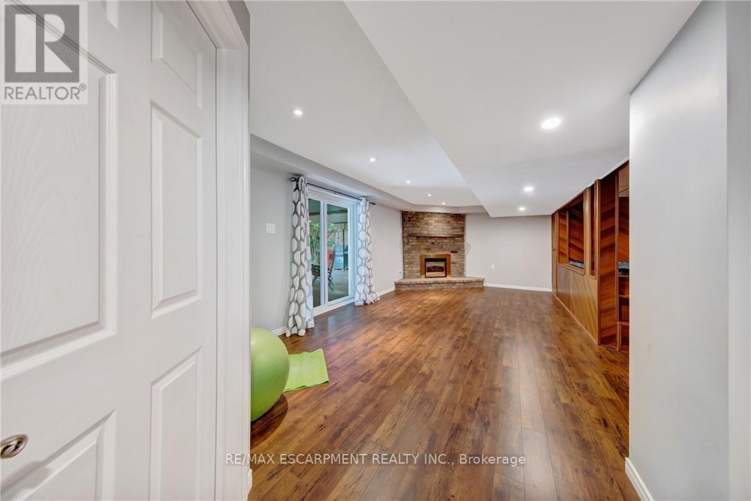 2284 Mansfield Drive, Burlington, Ontario  L7P 3J4 - Photo 38 - W13821710