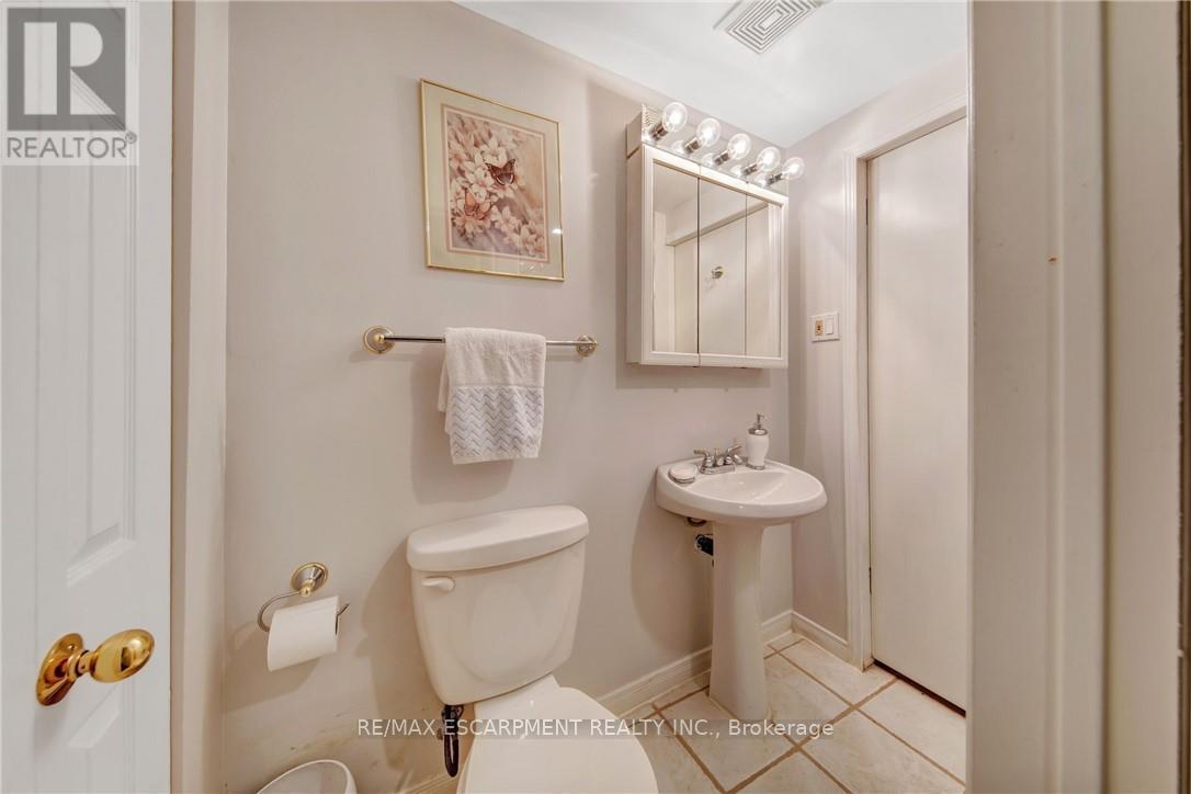 2284 Mansfield Drive, Burlington, Ontario  L7P 3J4 - Photo 43 - W13821710