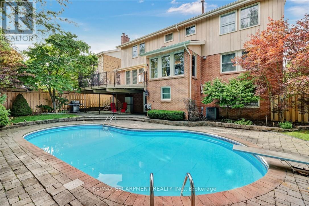2284 Mansfield Drive, Burlington, Ontario  L7P 3J4 - Photo 47 - W13821710