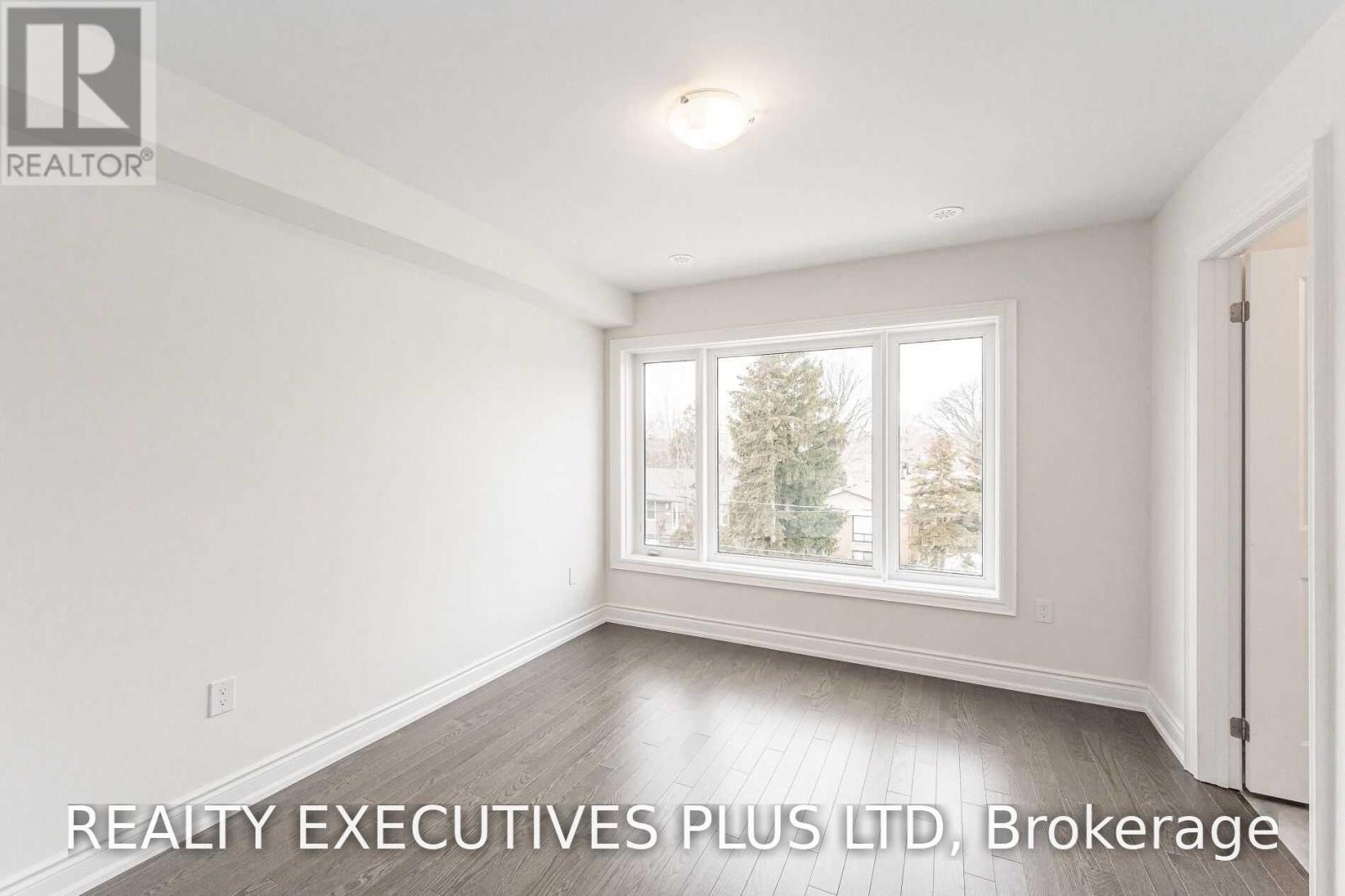 Upper - 23 Blackstone Street, Toronto, Ontario  M6L 0A5 - Photo 16 - W13821724
