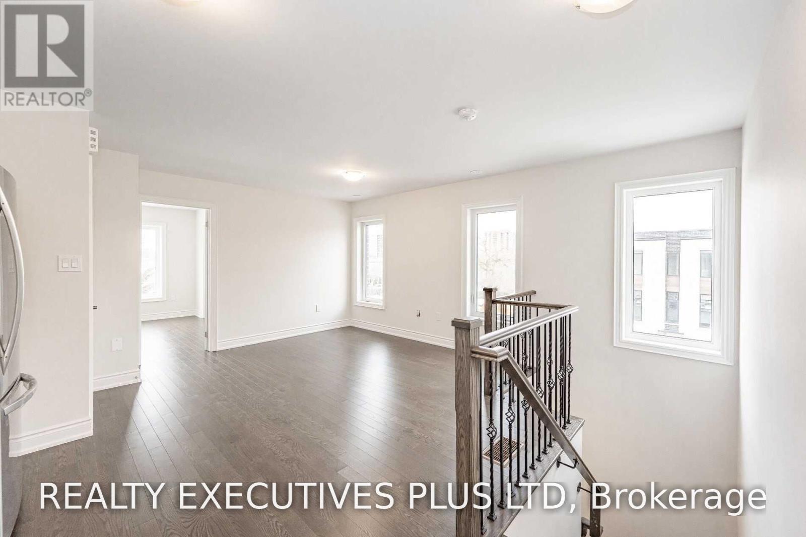Upper - 23 Blackstone Street, Toronto, Ontario  M6L 0A5 - Photo 7 - W13821724