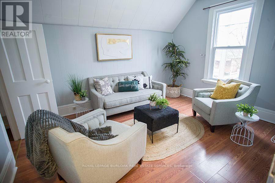 UPPER - 67 TERRACE HILL STREET, Brantford, Ontario