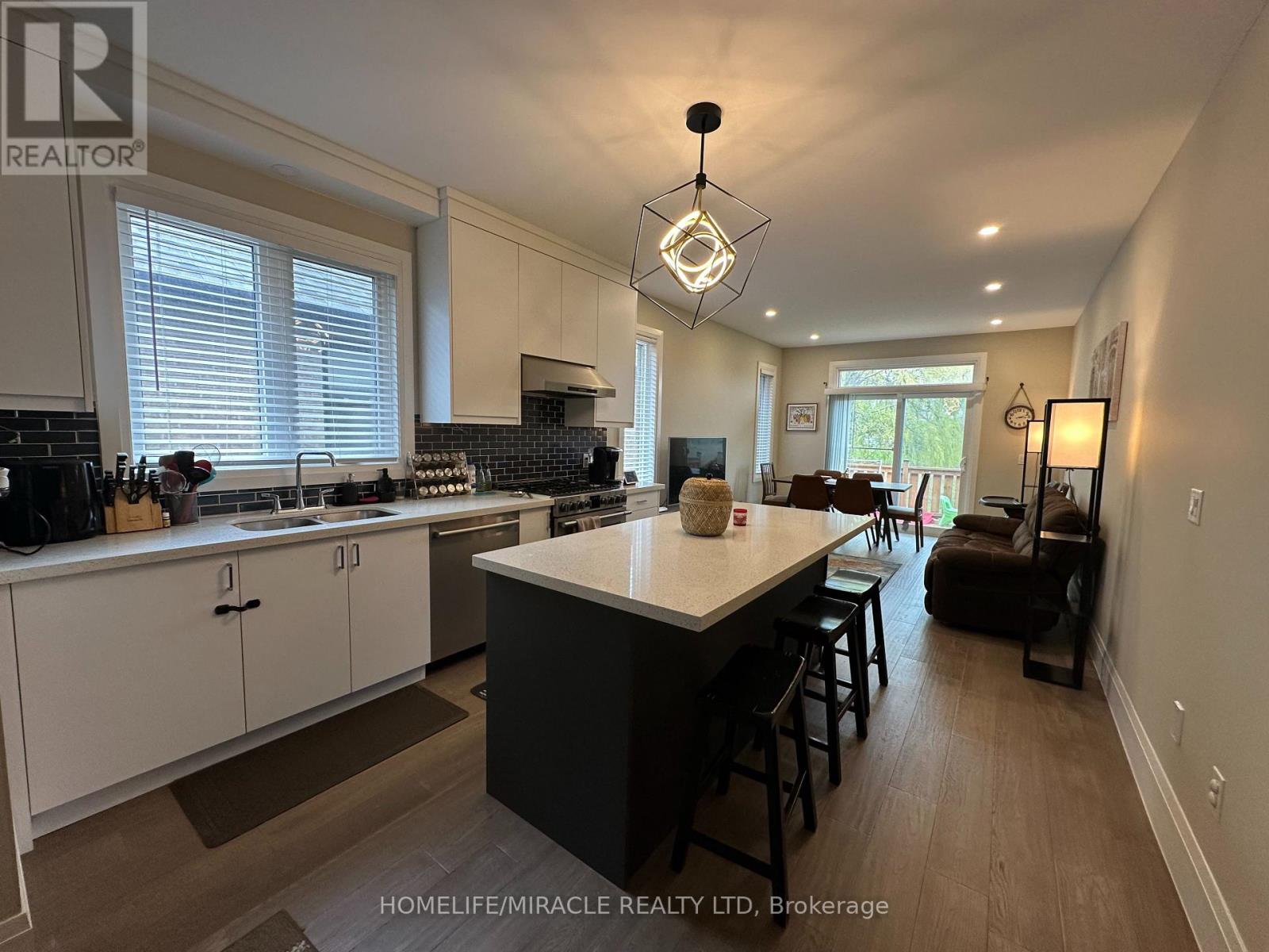 45 ELEANOR AVENUE, Hamilton, Ontario