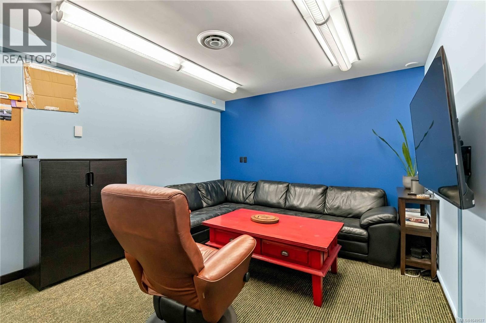 120 4252 commerce Cir photo 6