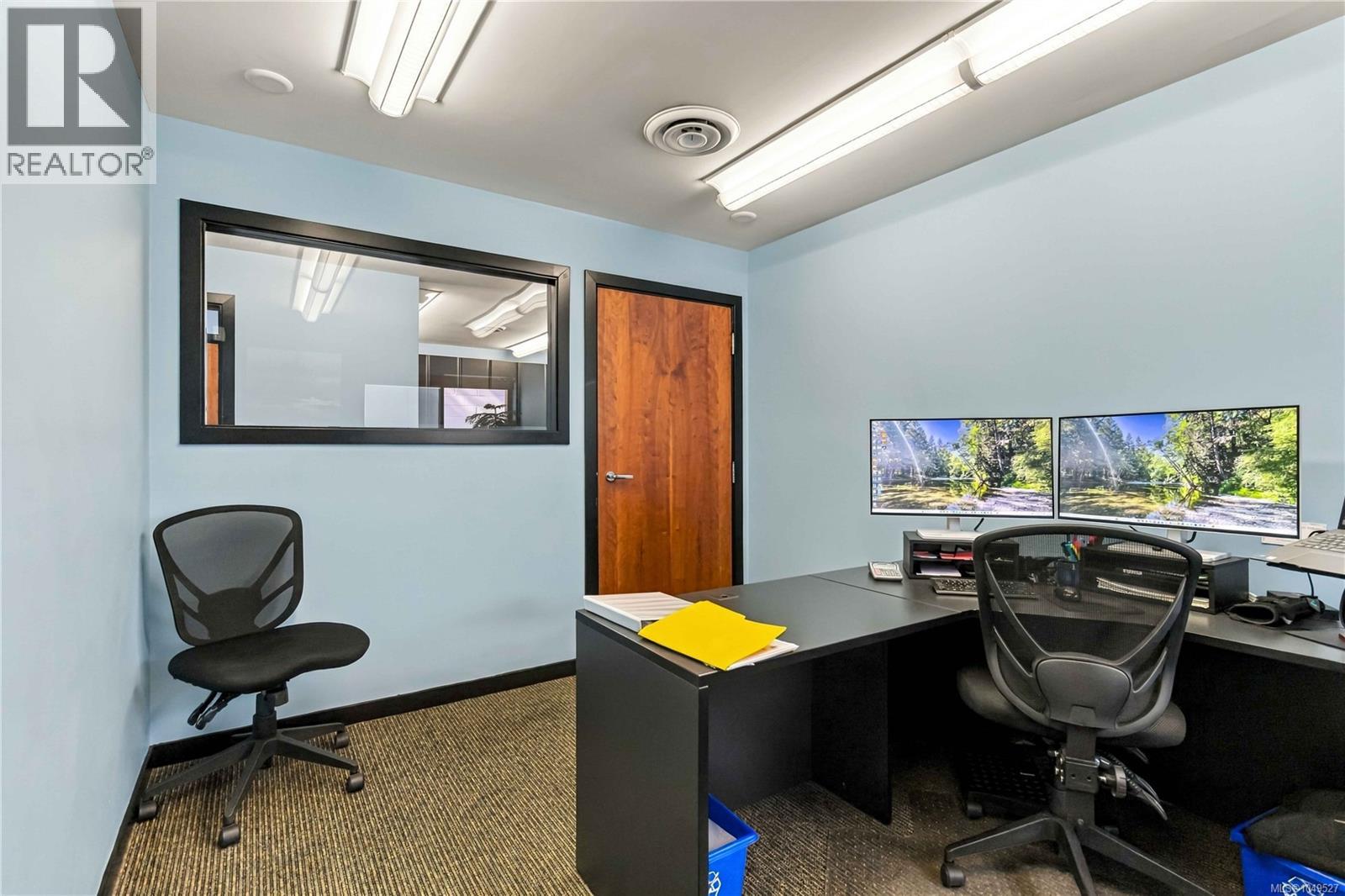 120 4252 commerce Cir photo 16