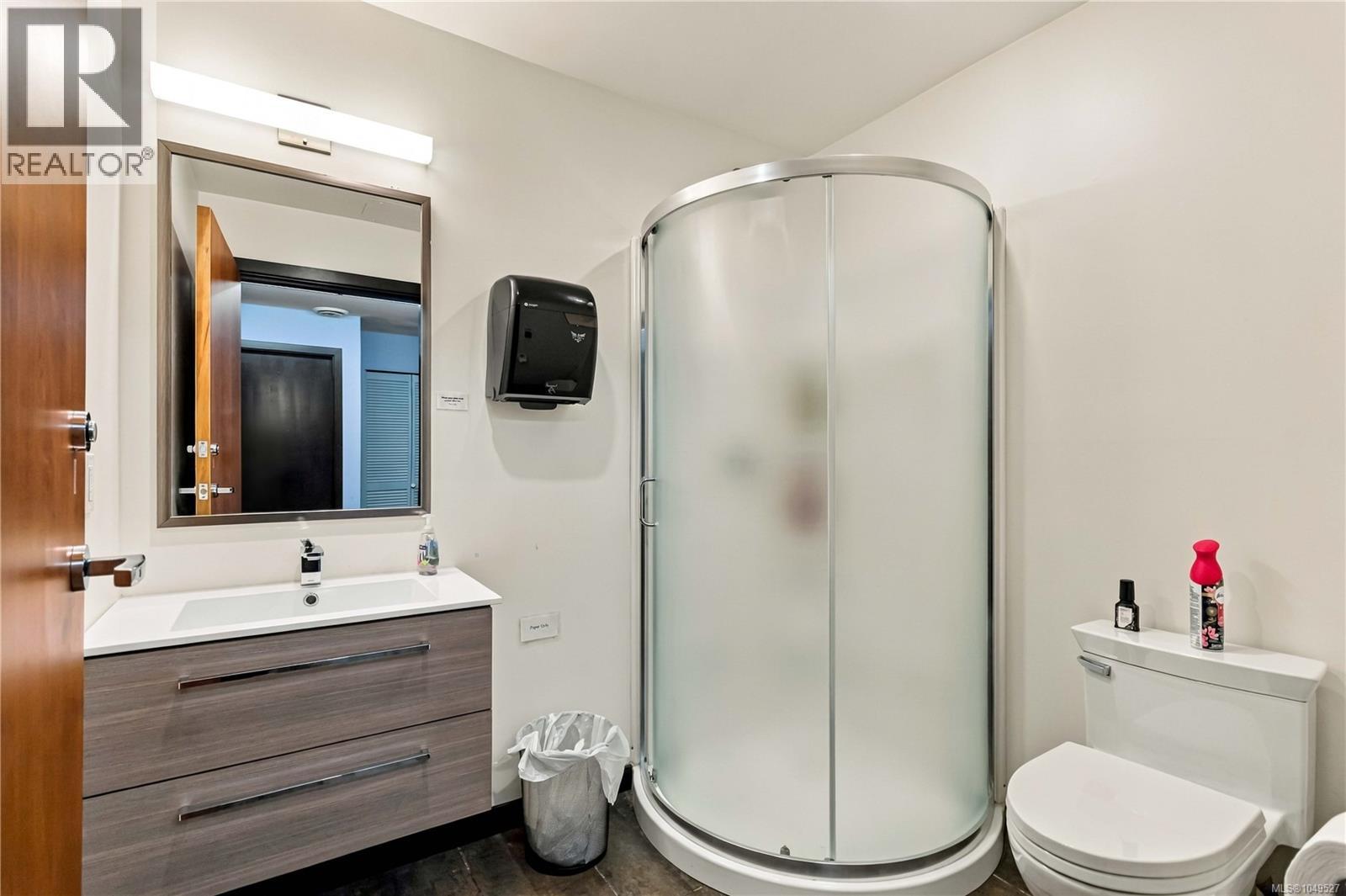 120 4252 commerce Cir photo 17