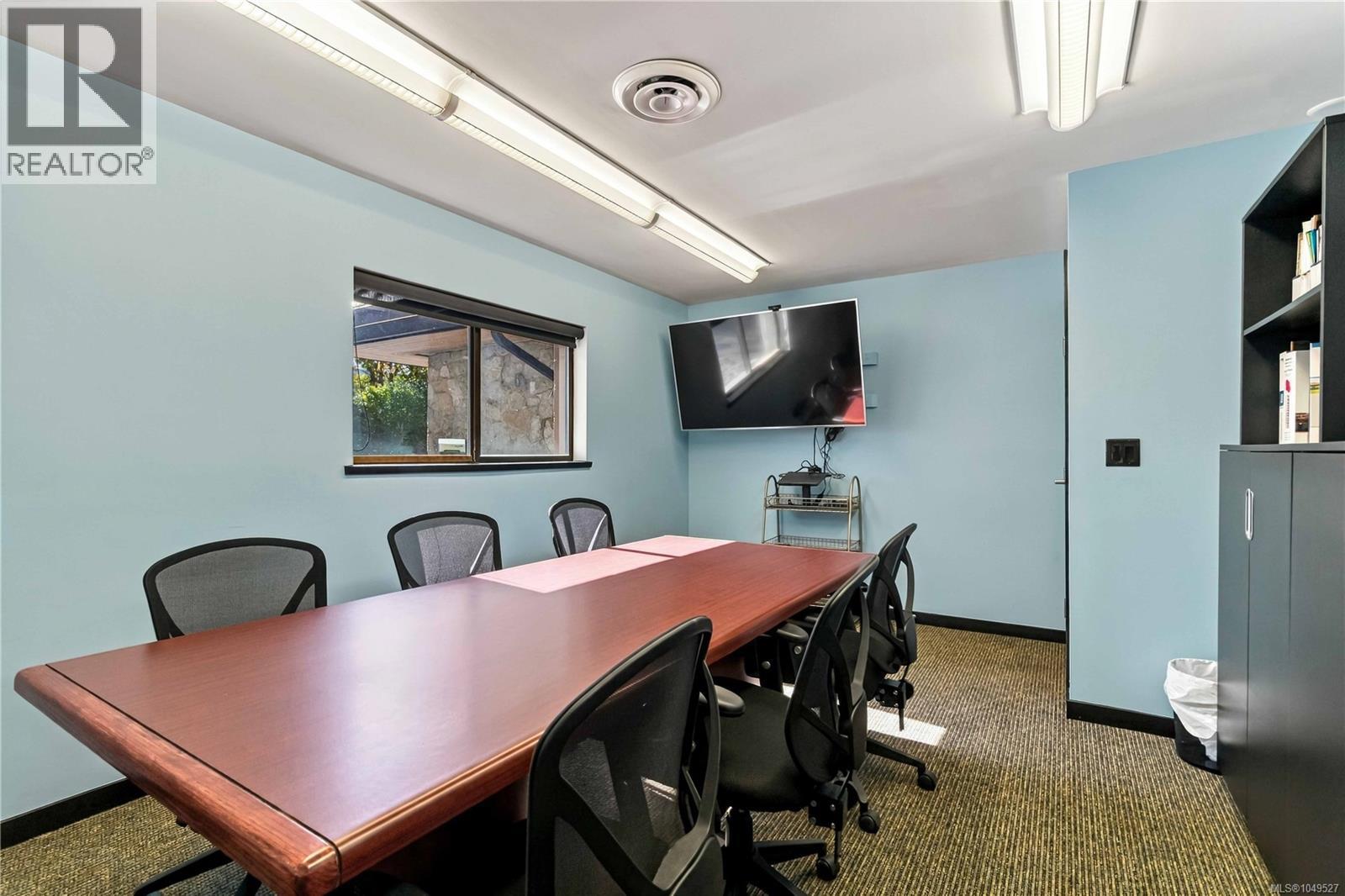 120 4252 commerce Cir photo 13