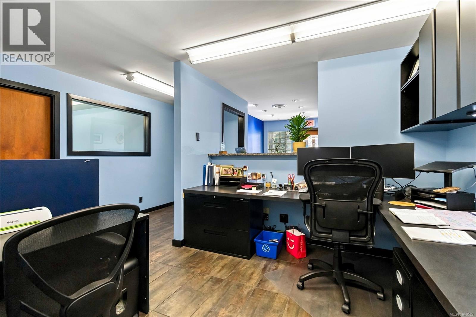 120 4252 commerce Cir photo 8