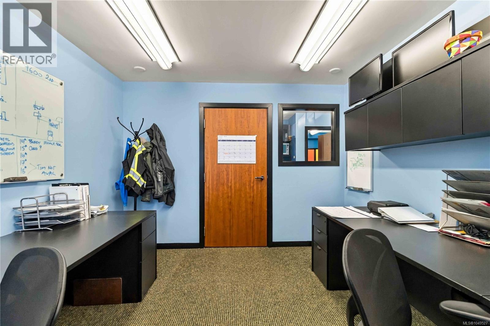 120 4252 commerce Cir photo 5