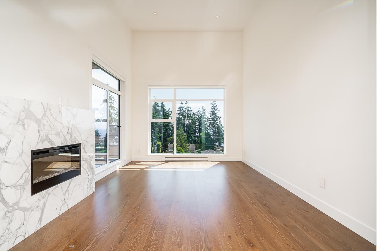 509 14855 Thrift Avenue, White Rock, British Columbia  V4B 2J6 - Photo 2 - R3152686