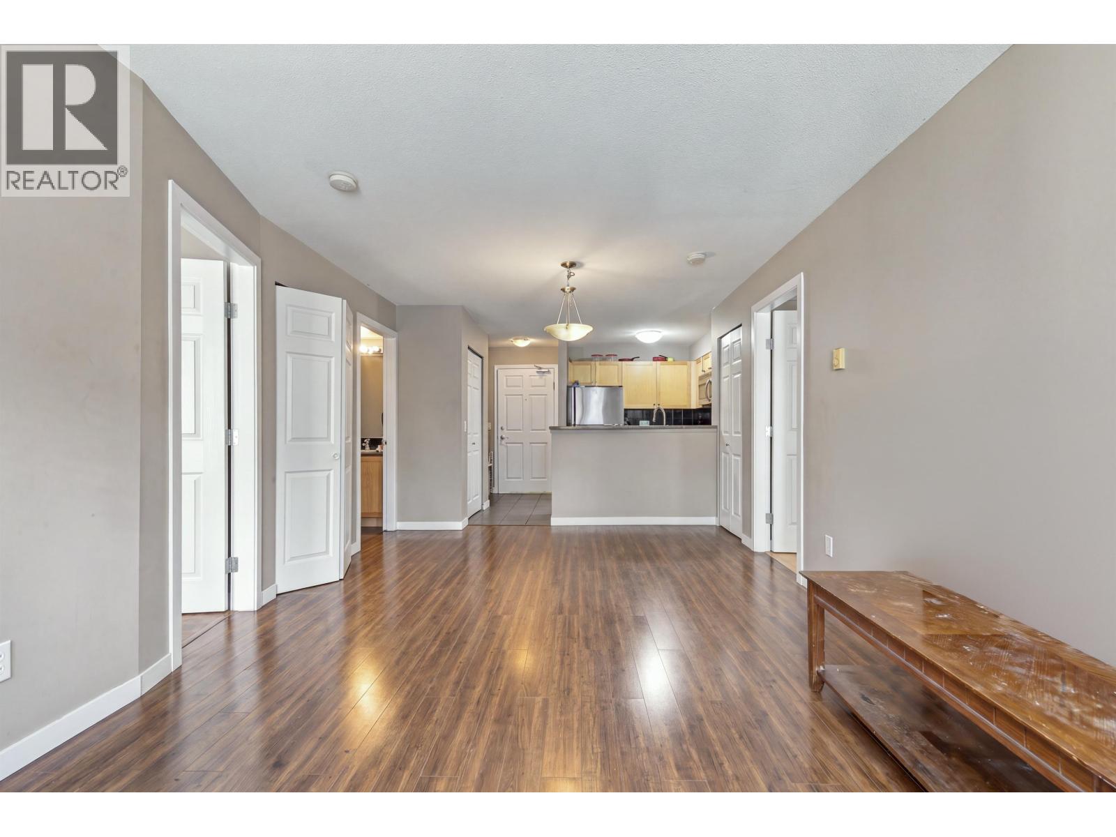 3318 240 SHERBROOKE STREET photo 3
