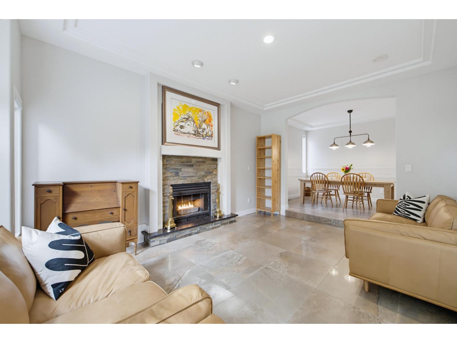 22315 47A AVENUE photo 5